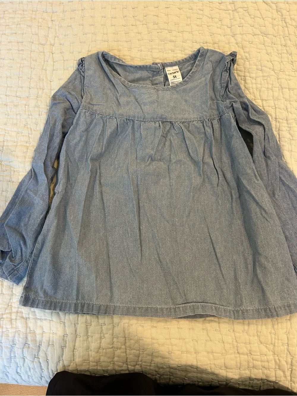 Carter’s girls chambray blouse. Size 5.